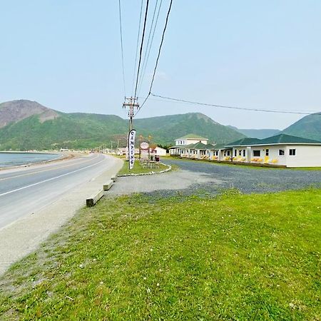Chalets Bernatchez Mont-Saint-Pierre Exteriör bild